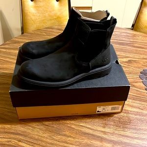 UGG Mens size 9 Biltmore Chelsea boot. Black Suede. Brand new never worn.